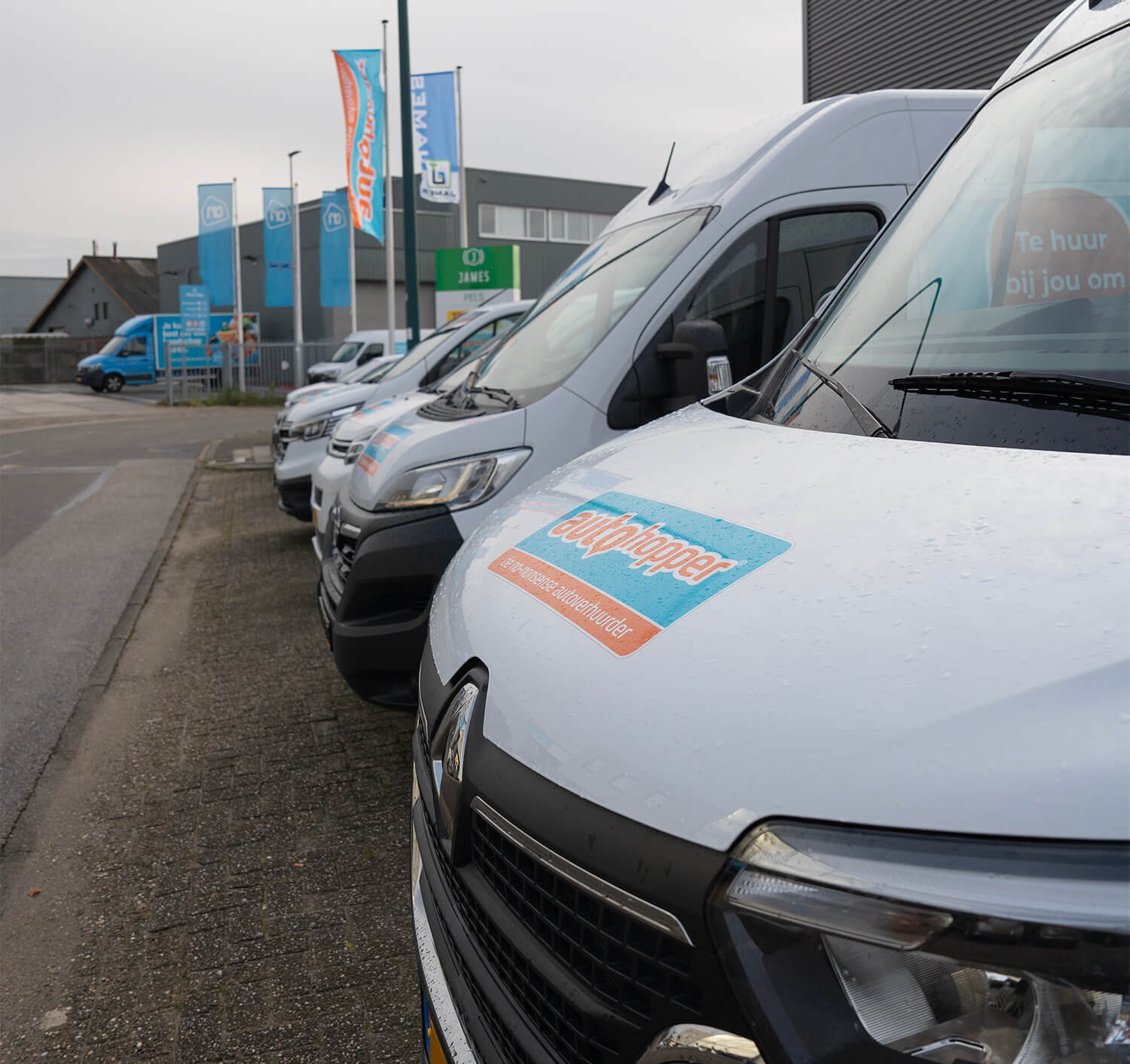 Auto hopper bussen voorkant