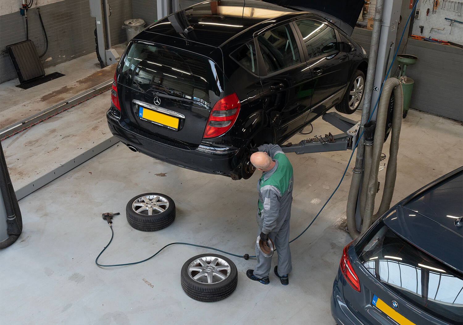 Wielen demontage werkplaats